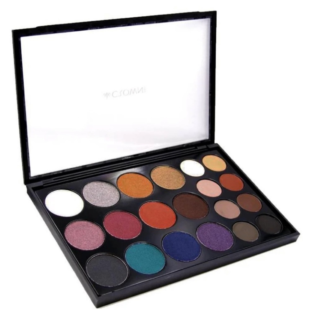 NWT CROWN Pro Eyeshadow Bold Collection 08